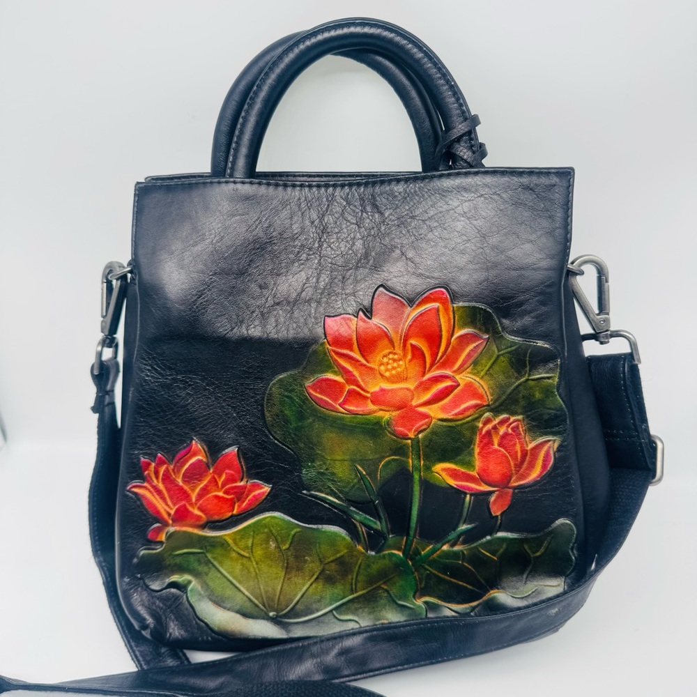 L'ARTISTE Spring Step Eclectic Crossbody Top Handle Red Tooled Roses - Picture 5 of 12